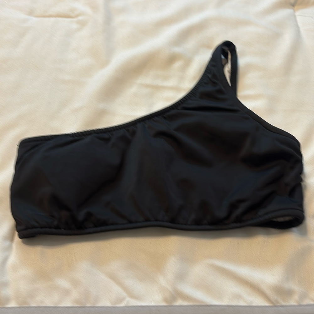 Venus swimwear black one shoulder bikini top size 6 pads